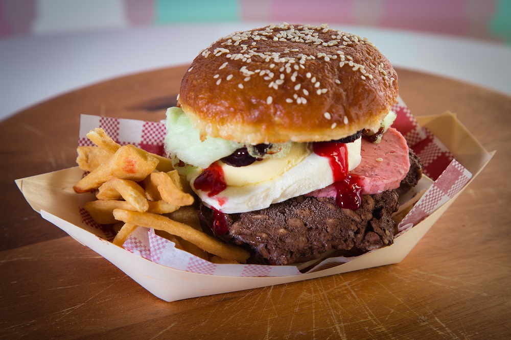 Carello del Gelato's 'Sweet As' Kiwi Burger