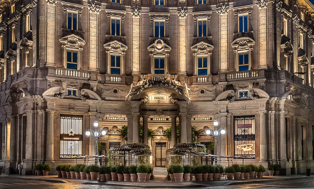 RC NEWS STARBUCKS OPENS IN ITALY 1018 2