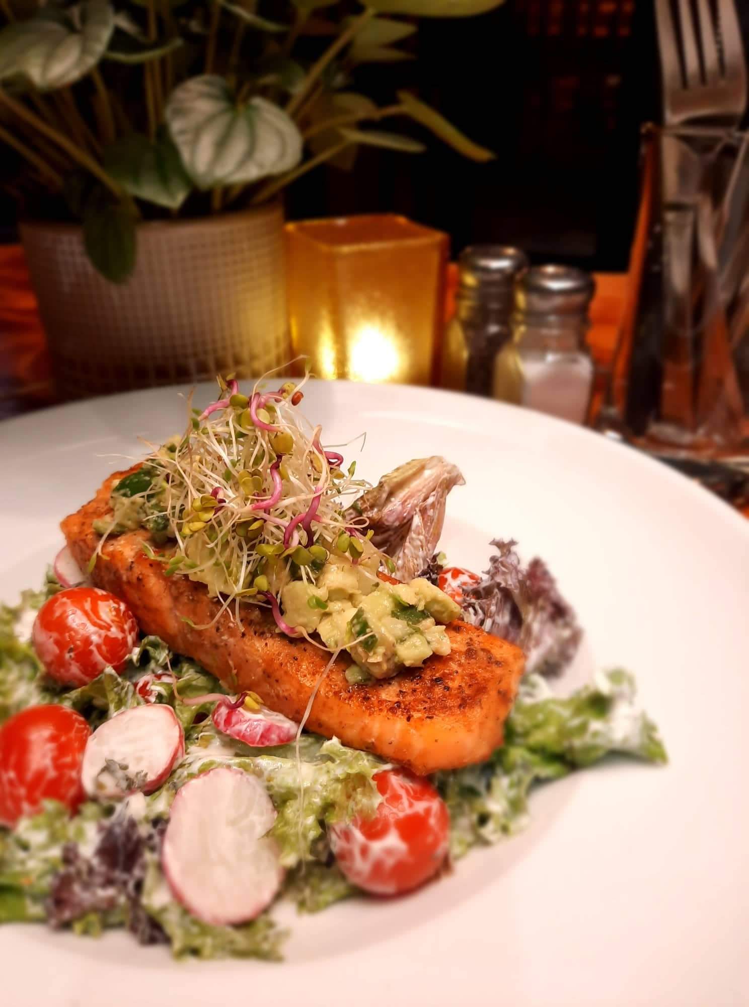 received_1612947675758810