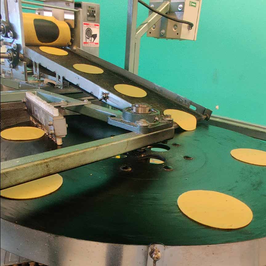 baking_tortillas_La_Mexicana