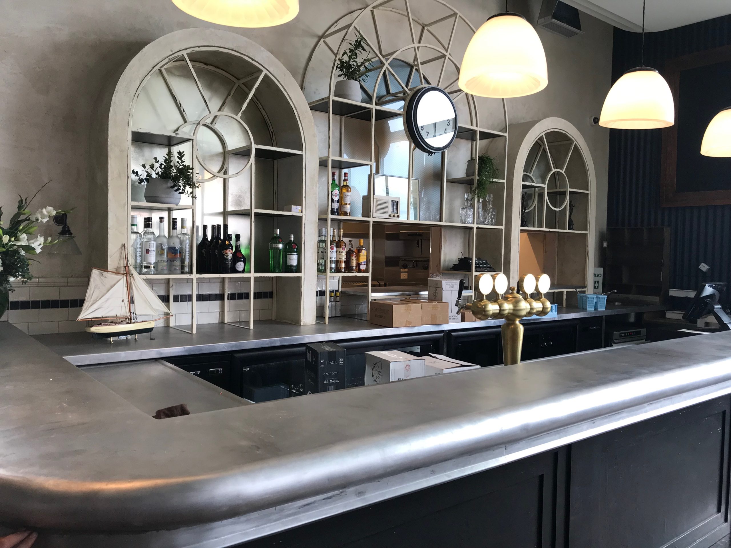 LITTLE_CREATURES_KITTYHAWK_BAR_BUILD_&_INSTALL