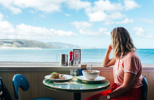 a_woman_looking_to_the_ocean.jpg.650x425_q80_crop-smart_upscale