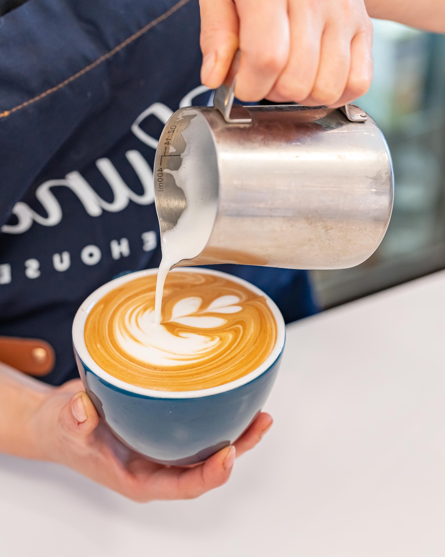 pour